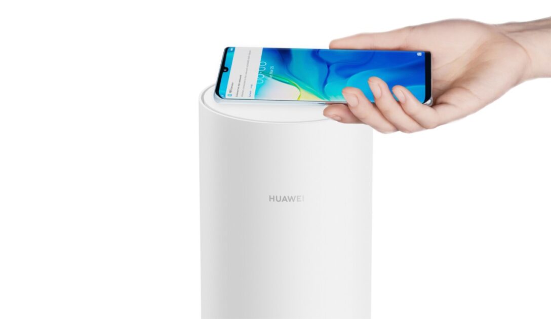 HUAWEI WiFi Mesh cu technologie Huawei share - tehnologie NFC pentru o conectare la rețea și mai facilă. fără parole