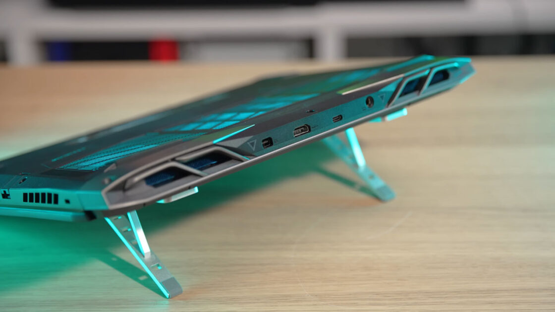 Review Acer Predator Helios 300 - Discutie despre designul laptopurilor moderne