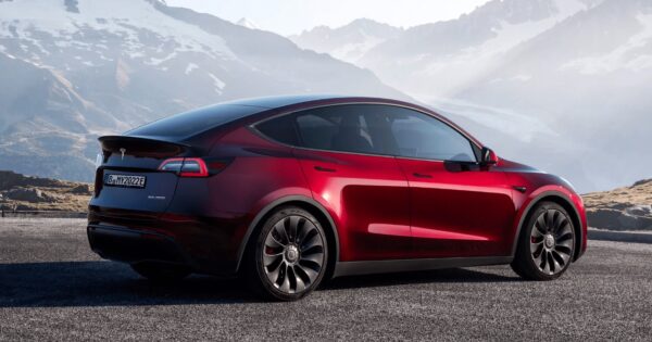 Tesla Model Y, cel mai bine vândut model din primul trimestru 2023