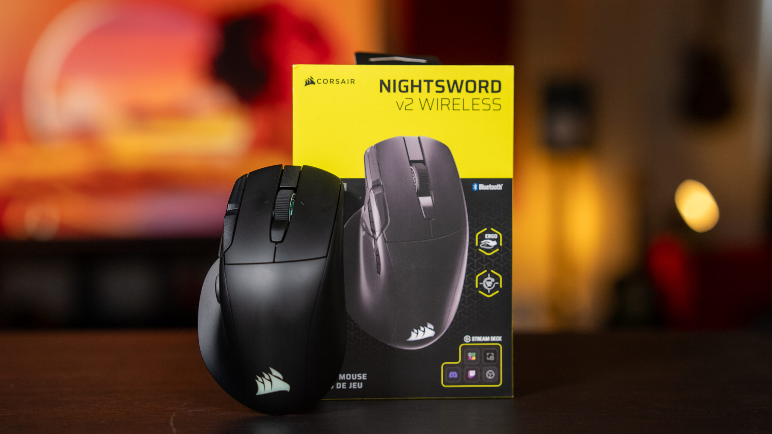 Cutia în care vine CORSAIR NIGHTSWORD v2 WIRELESS SD